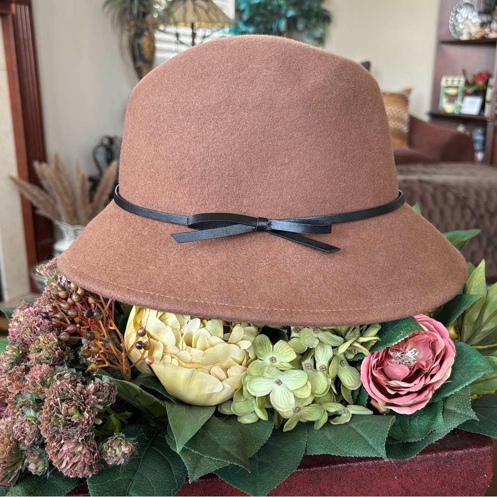100% Wool Felt Brown Trench Hat w/ Banded Black Bow Accent